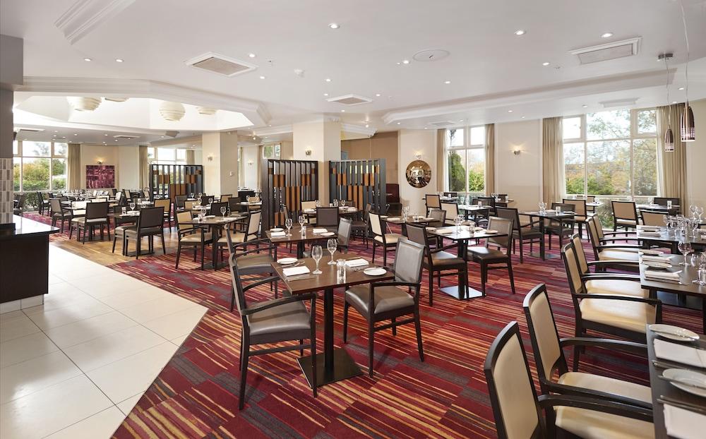 Doubletree By Hilton Dartford Bridge Exterior foto